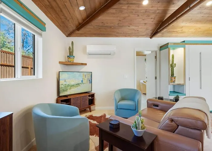 Private Cozy Modern Southwest Style Casita