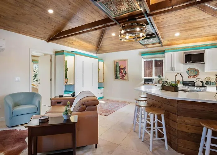 Private Cozy Modern Southwest Style Casita * Tucson