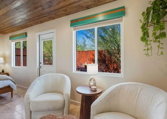 Private Cozy Modern Southwest Style Casita Сasa de vacaciones Tucson
