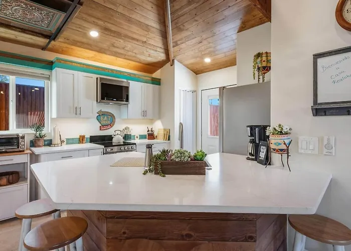 Private Cozy Modern Southwest Style Casita * Tucson