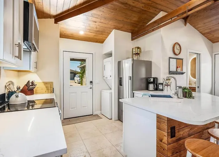 Private Cozy Modern Southwest Style Casita Сasa de vacaciones *