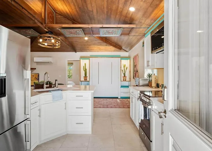 Private Cozy Modern Southwest Style Casita Сasa de vacaciones *