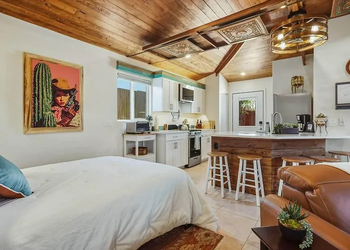 Сasa de vacaciones Private Cozy Modern Southwest Style Casita Tucson