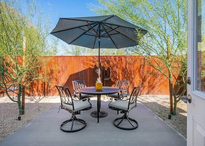 Private Cozy Modern Southwest Style Casita Сasa de vacaciones *