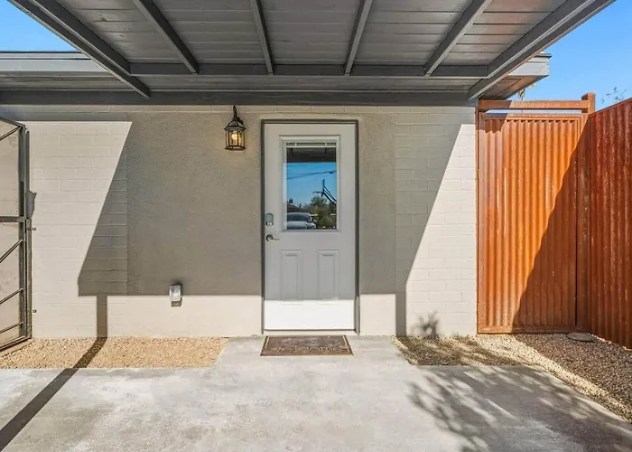 Private Cozy Modern Southwest Style Casita Сasa de vacaciones