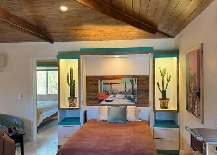 Private Cozy Modern Southwest Style Casita * Tucson